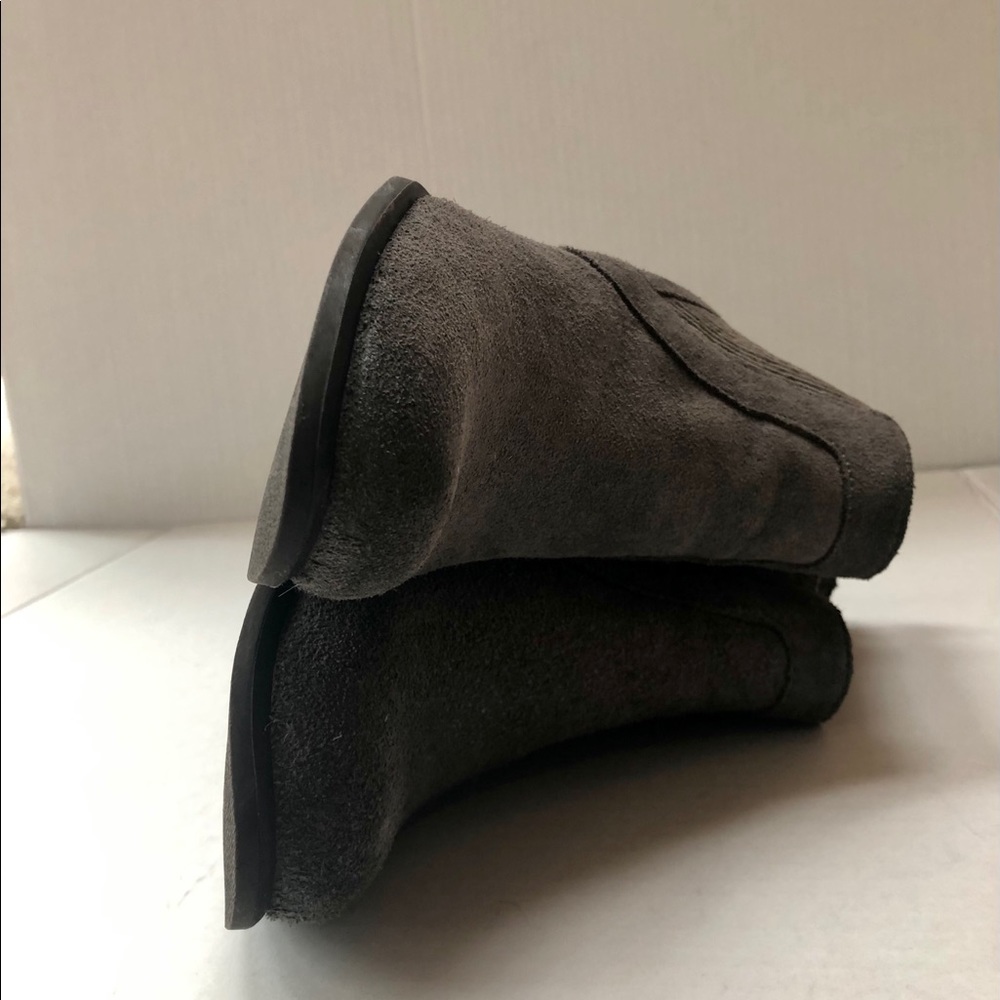 UGG Women’s Leather Conor ll Nightfall Boot - Picture 7 of 9